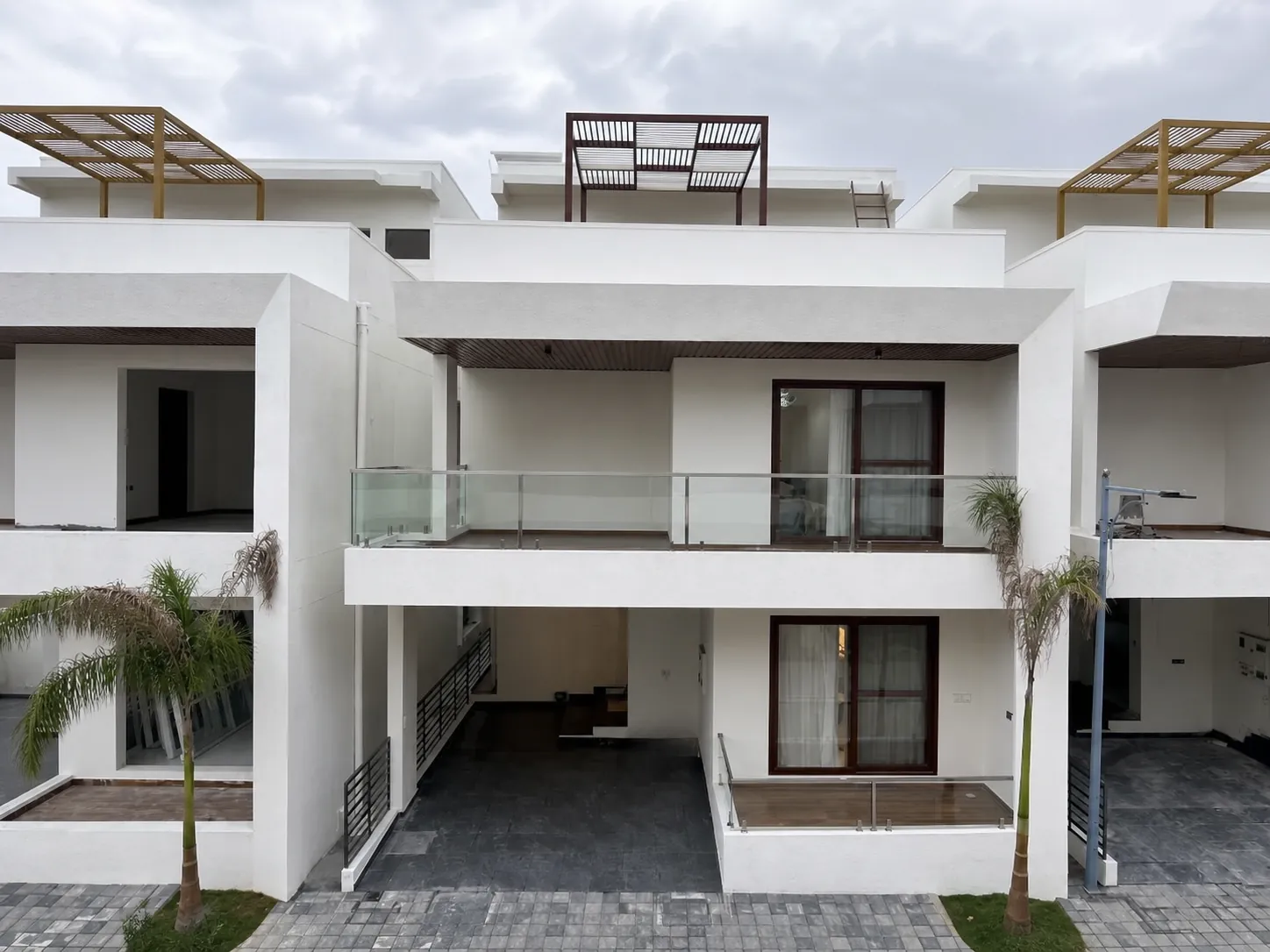 Contemporary villa with private garden