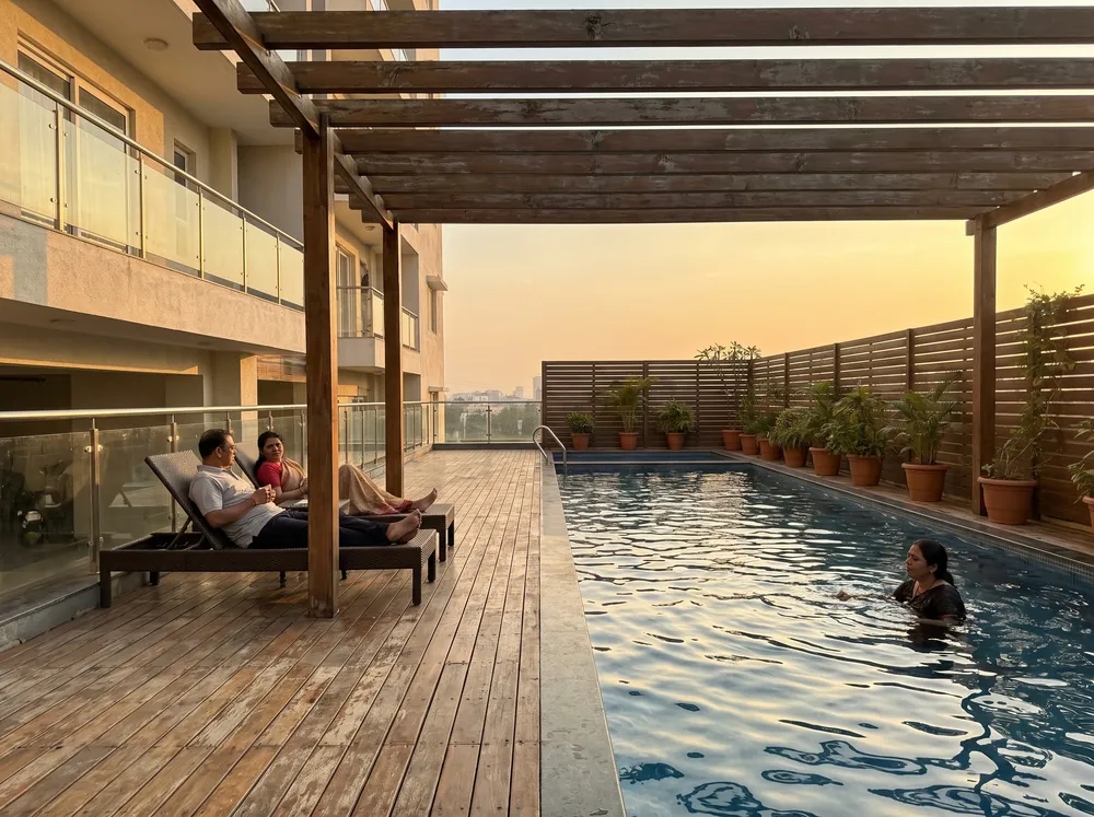 Lakeside towers with classical detailing — Sumadhura Solace (4 of 5)